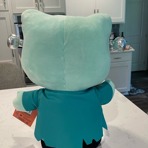 Hello Kitty Viral Frankenstein plush - Picture 3 of 3